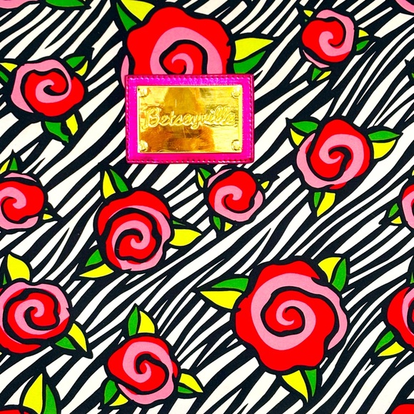 Betseyville Laptop Case Women's White Pink Floral Rosey Stripe Print Padded - Picture 2 of 6